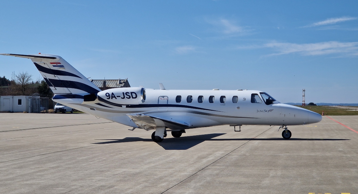 Jung Sky traži pilote