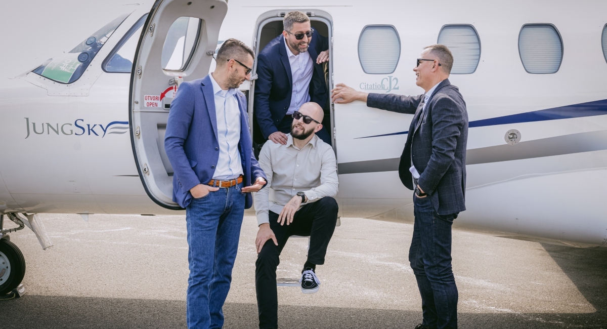 Jung Sky sales department