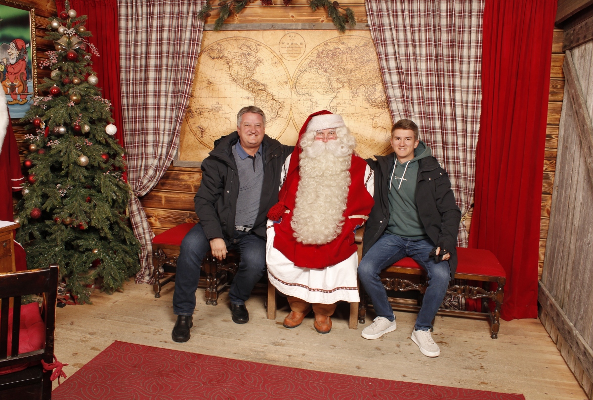 Jung Sky crew visits Santa's Village in Rovaniemi, Finland